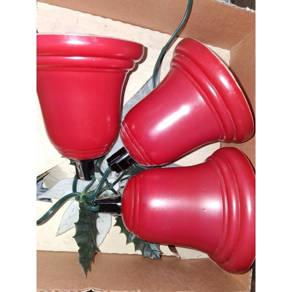 Vintage TIMCO Twinkling Bells Illuminated Bell Cluster Lighted Musical Christmas